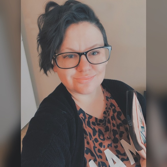 Meet your Posher, Nikki - Picture 2 of 3